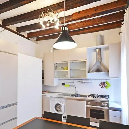 Lägenhet Residenza Cuor De Rialto